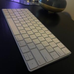Wireless White Apple Keyboard